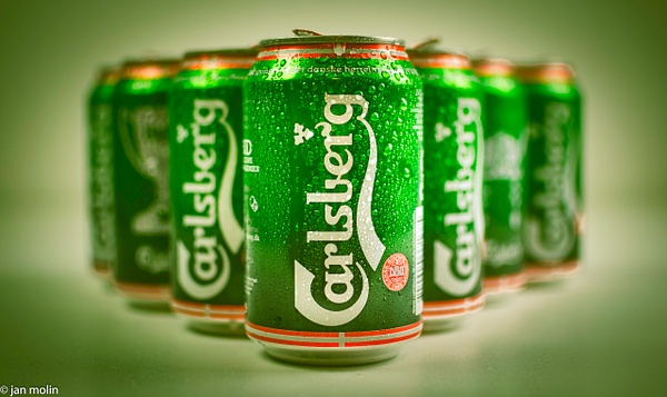 Carlsberg cans inline - Close-ups - Molin Photos 