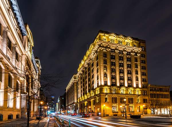 A walk at night in ... Montreal by Luc Jean