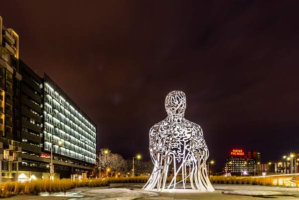 Source Sculpture From Jaume Plensa by Luc Jean