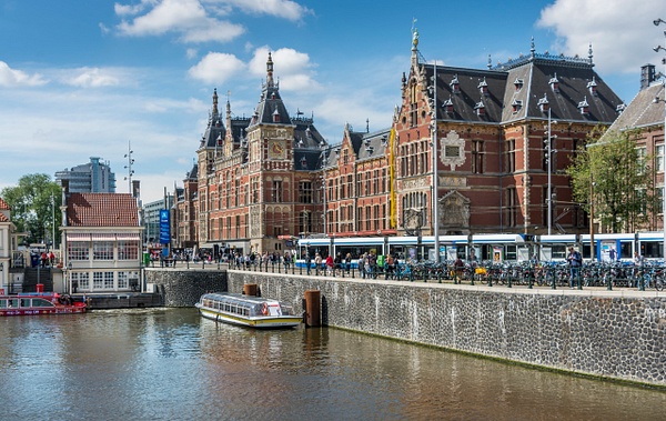 Amsterdam-Centraal-Station-Amsterdam-Netherlands - Photographs of Amsterdam, Netherlands. 