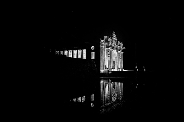 Nightshot of Ypres' Menin Gate - Home - Andrew Newman Photography 