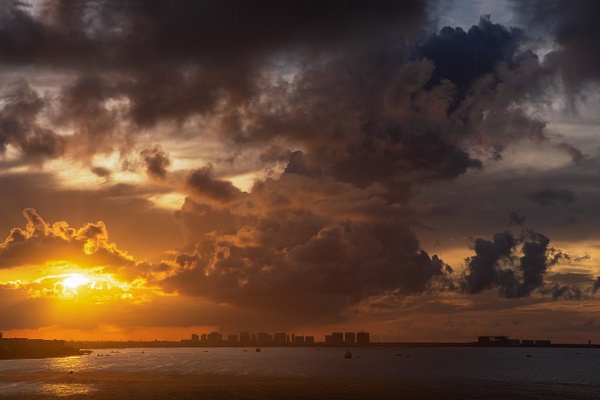 Sunset Cancun, Cancun Sands Resort, Cancun Mexico - Home - Yves Gagnon Photography