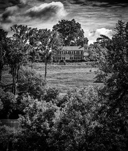 Confederate  View of Chatham Manor (us1779) - Black White -Bella Mondo Images 