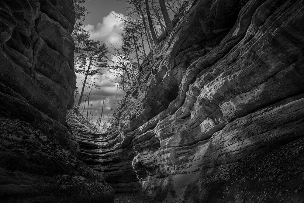 Starved Rock-State Park-Illinois-Hiking Trail