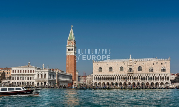 St-Mark's-Square-Doge's-Palace-Venice-Italy - Photographs of Venice, Italy.. 