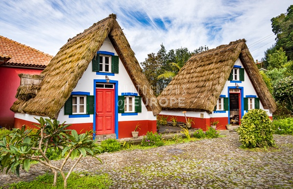 Santana-Madeira-traditional-houses - Photographs of Madeira, Portugal