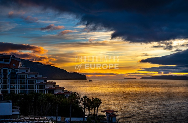 Dawn-sky-coast-view-Madeira - Photographs of Madeira, Portugal
