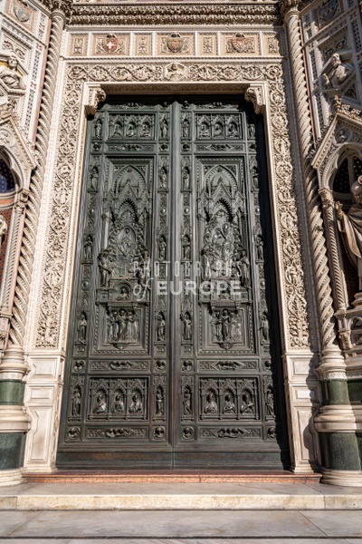 Main-entrance-bronze-doors-of-Florence-Cathedral-Italy - Photographs of Florence and Pisa, Italy.