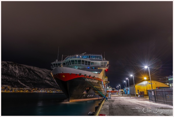 Night boat - Arctic - Ingymon Photography 
